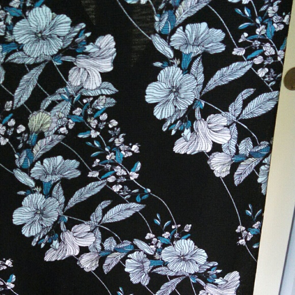 Nine & CO by nine west Sleeveless Top - Picture 3 of 4